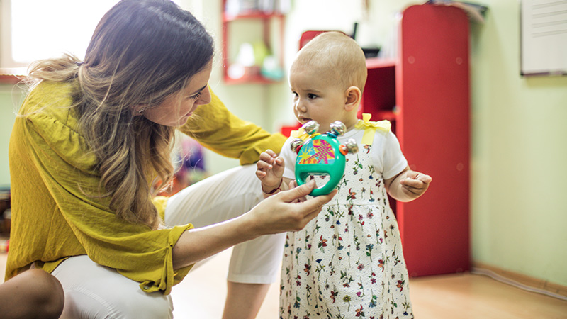 Petite enfance : Stéphanie Rist annonce un plan d’urgence de 90 millions d’euros pour soutenir les crèches et l’accueil individuel | solidarites.gouv.fr